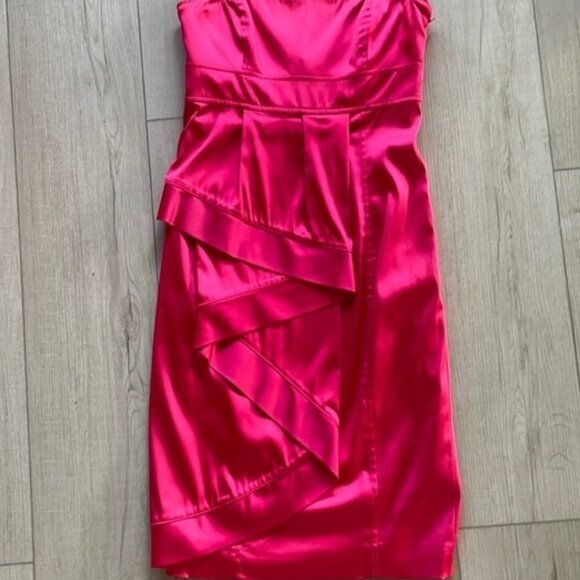 pink Barbie dress - Picture 1 of 3